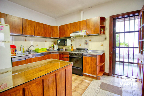 Casa En Venta 5 Amb Con Patio En Victoria