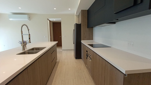 Departamento En Renta En Torre Zafiro, San Jerónimo, Monterrey