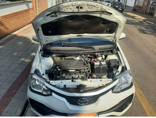 Imagem 9 de 10 de Toyota Etios 1.3