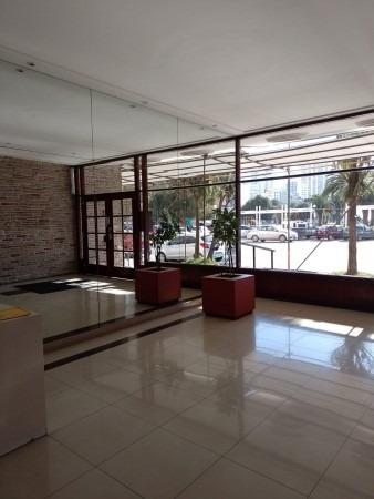 Imagen 4 de 14 de Venta De Departamento Dos Ambientes Frente A La Plaza Colon
