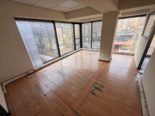 Arriendo Oficina Ed. Giratorio Conexión Metro Los Leones, Pl