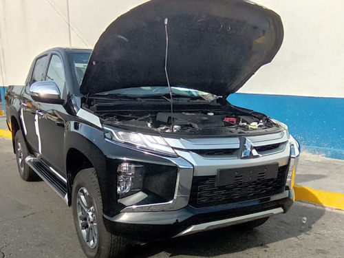 Imagen 2 de 10 de Mitsubishi L200 Sportero