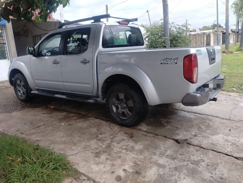 Nissan Frontier 2.5 Le Cab Doble 4x4 Tap. Cuero