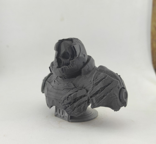 Doom Slayer Red Gold Figura Acción Eternal Mcfarlane Toys