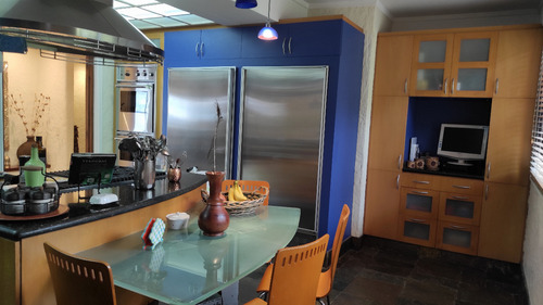 Espectacular Townhouse En Venta , Con Clima Privilegiado De Montaña. Alto Hatillo