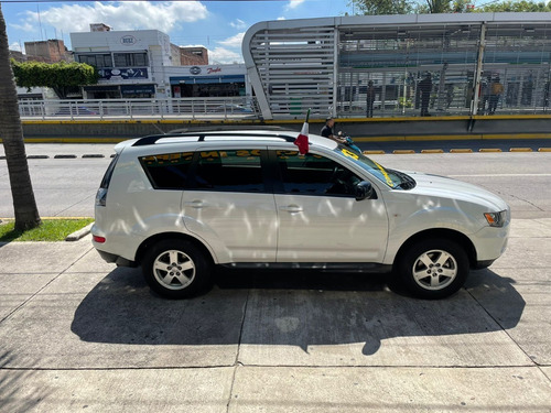 Imagen 8 de 12 de Mitsubishi Outlander