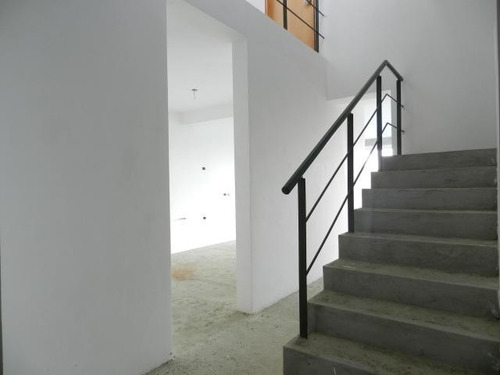 Imagen 3 de 14 de Casa En Venta En Parque Oripoto, Caracas. Con Terraza. Código 20-19159 Mvg