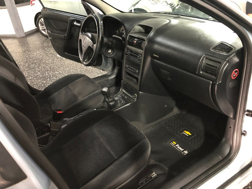 Imagen 11 de 15 de Chevrolet Astra