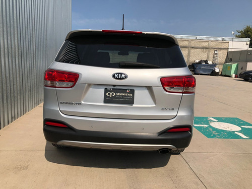 Imagen 4 de 15 de Kia Sorento 2016 3.3 V6 Ex Piel 7 Pasajeros At