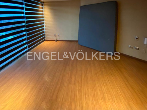 Moderna Casa En Jardines Del Sur Con 272 M2 Útiles