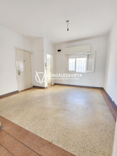 Apartamento De Un Dormitprio Sobre Bv. José Batlle Y Ordóñez, La Blanqueada