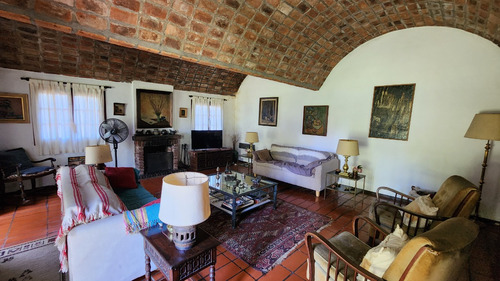 Casa Estilo Colonial Español De 5 Ambientes En Una Planta En Don Torcuato