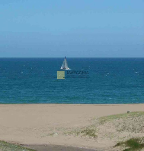 Imagen 13 de 30 de Venta De Casa De 5 Dormitorios En Las Grutas Frente Al Mar