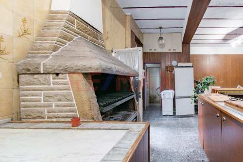 Venta Casa 4 Amb Boedo Cochera, Quincho Y Patio