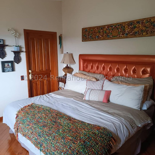 Ss: Vende Casa 24-13892 En Cumbres De Curumo De 832 M2. De 5h/7b/4pe