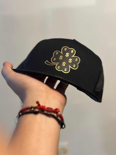 Gorra Trébol Placa Gold Snapback Yupoong Trucker Hatzonefg