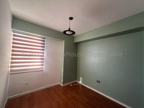 Imagen 21 de 26 de Apartamento En Venta Urb El Centro, Maracay 23-19254 Hc