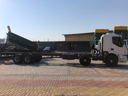 Imagem 4 de 15 de Volvo Vm 330 I-shift 8x2 2017 No Chassi=270,310,2429