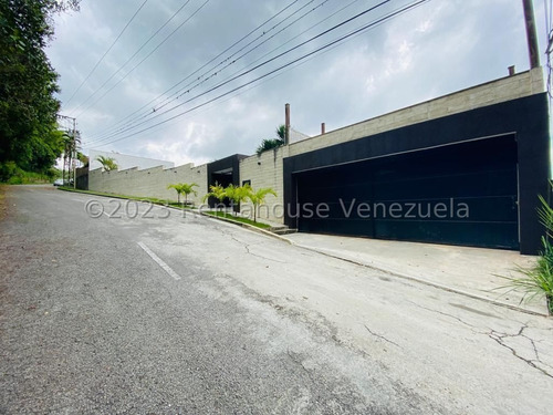 Casa A La Venta Con Excelente Distribucion Y Areas Sociales Ubicada En Los Guayabitos #24-4684 Mn Caracas - Baruta 