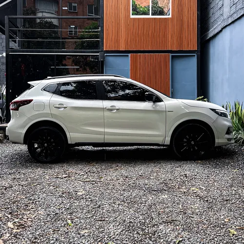 Nissan Qashqai Midnight 2022
