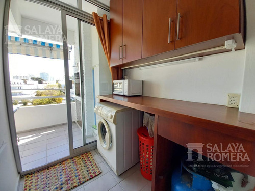 Venta - Punta Del Este, Parrillero En Balcón, Bajos Gastos