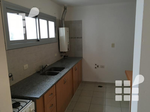 Imagen 5 de 13 de Departamento - La Plata