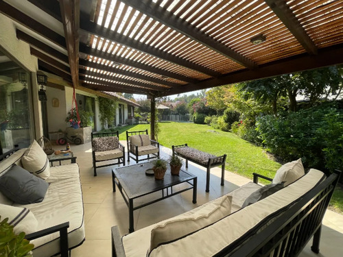 Linda Casa Con Gran Terreno De 900 Mt2/colegio Newland