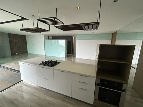 Apartamento En Arriendo Ubicado En El Poblado Sector Los Balsos (26986).