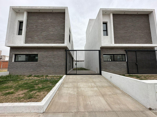 Duplex En Venta En San Ignacio Village - 3 Dormitorios