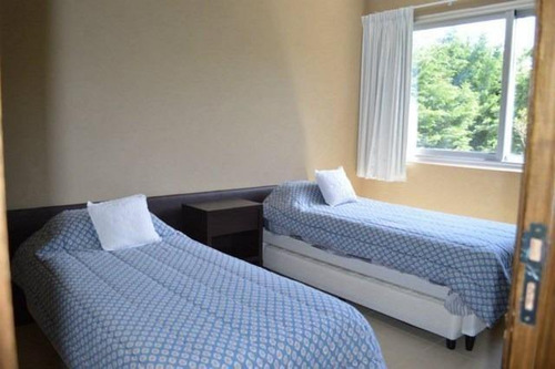 Casa De 4 Ambientes Con Piscina In-out Pinamar