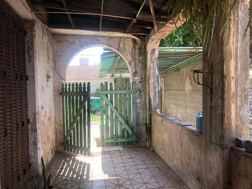 Venta De Lote Con Casa A Reciclar O Demoler En Turdera. 381m