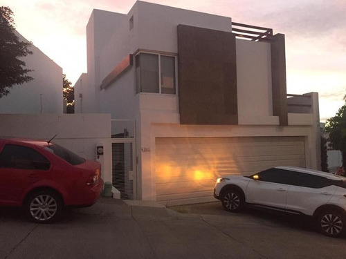 Imagen 1 de 21 de Casa En Renta En La Privada Altezza