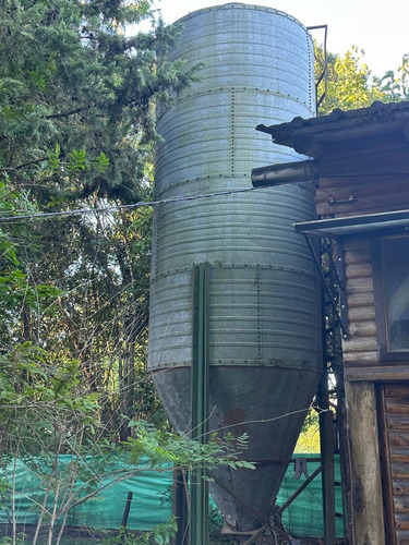Silo De 9 Toneladas, Usado , Necesita Un Poco De Reparación. (Usado)