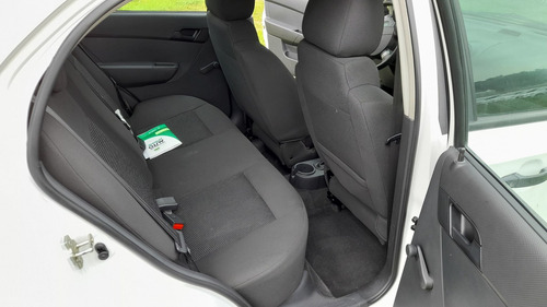 Imagen 11 de 15 de Chevrolet Aveo 2018 1.6 Ls At