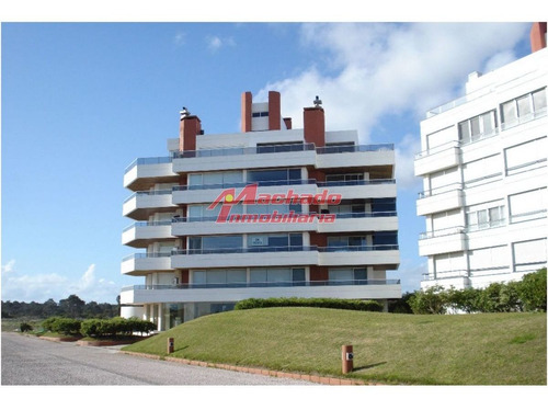Imagen 26 de 30 de Apartamento En Brava, 3 Dormitorios *