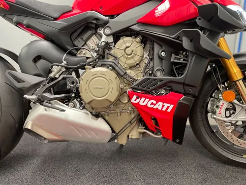 Ducati Streetfighter V4 S