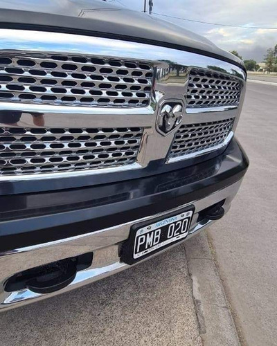 Dodge Ram 1500 Laramie 4x4 5.7