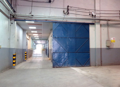 Bodega, Oficinas, Patio Excl 2090 M2 Entre Macul P. Valdivia