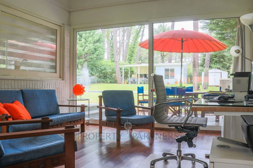Imagen 6 de 15 de Impecable Casa Para Vivir Todo El Año, A Pasos De Punta Shop