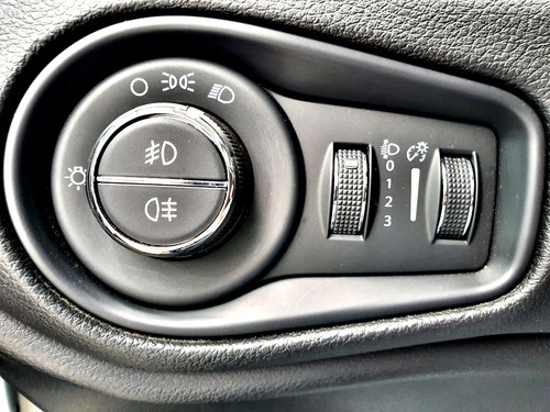 Jeep Renegade 1.8 16v Flex Longitude 4p Automático