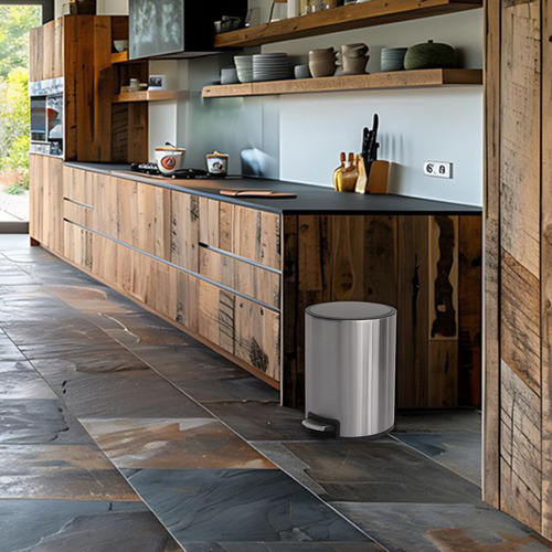 Lixeira Com Pedal Em Aço Inox Com Fechamento Suave