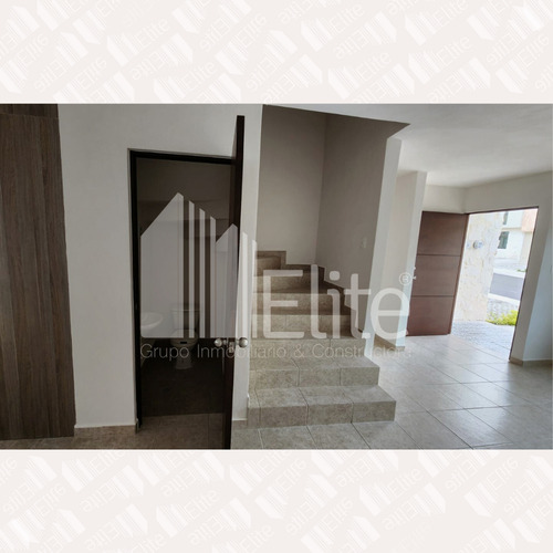 Casa Con Roof Garden En Venta En Misión Montejo Queretaro