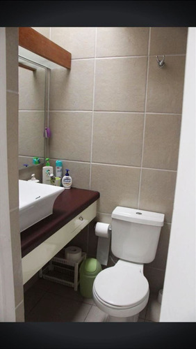 Casa En Venta De 6 Dorm. En Olmué