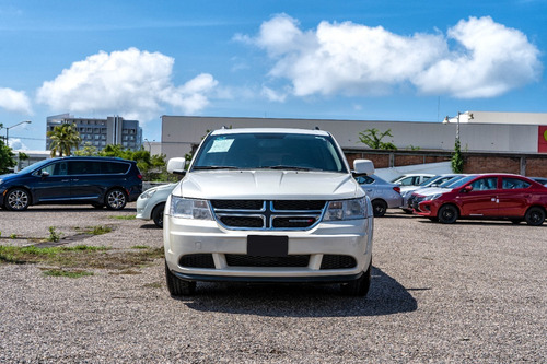 Imagen 2 de 15 de Dodge Journey