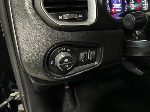Jeep Renegade 1.8 16V FLEX LONGITUDE 4P AUTOMÁTICO