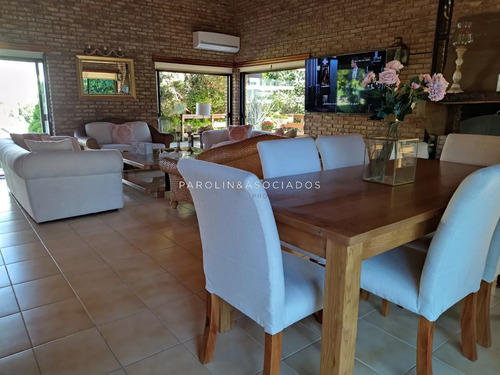 Hermosa Casa En Venta De 5 Dormitorios En Mansa, Punta Del Este.