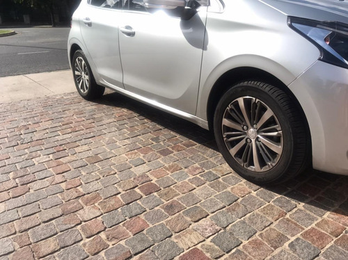 Peugeot 208 2019 1.6 Feline 11300 Km