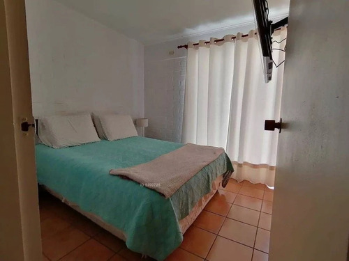 Casa De 2 Piso En Centro De Quilpue 4 Dormitorios 2 Baños