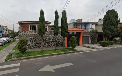 Casa En Esquina Con Excelente Ubicación En Pedregal De San Nicolás 1ra Secc, Tlalpan. Arf