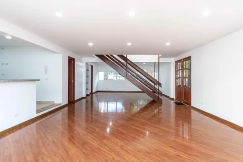 Casa En Venta En Niza Antigua. Cod V8182